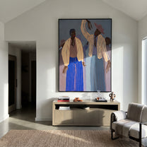 Four Figures Raise Rhythm - four figure gathering painting by Elliot Vale, modern figurative vertical wall art – styled room scene view 4